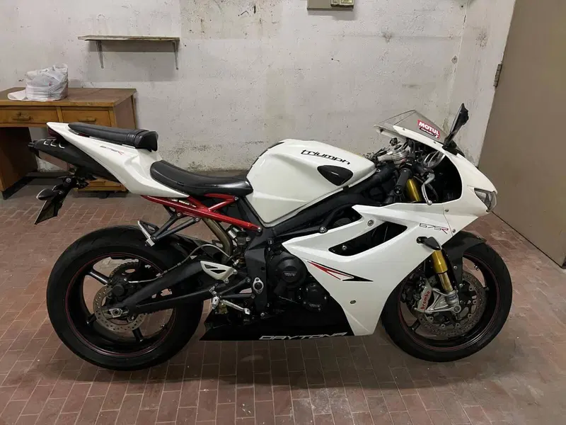 Triumph Daytona 675 R (2010 - 12)