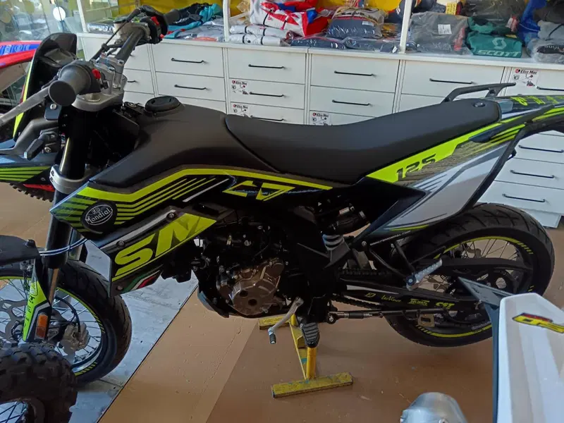 FB Mondial SMX 125 Motard (2021 - 24) (2)