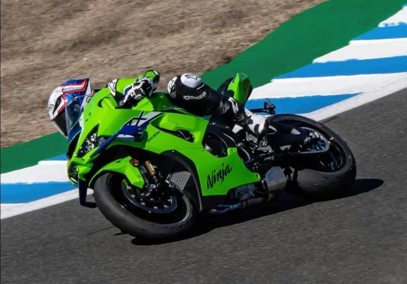 Kawasaki Ninja 1000 ZX-10R Performance (2025) (9)