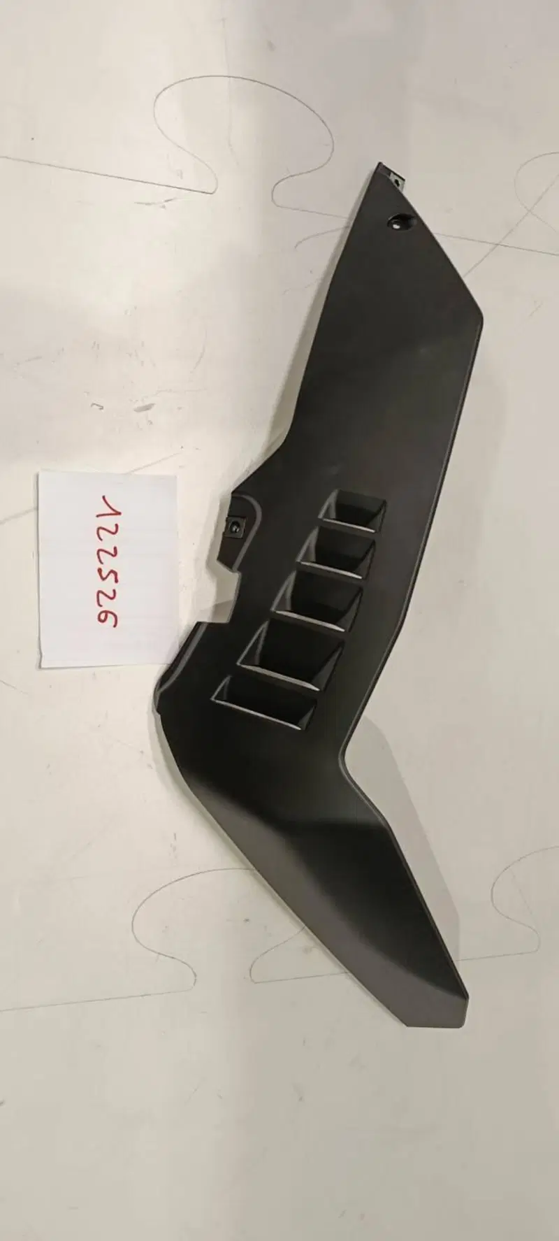 SPOILER DX (SOTTOPEDANA DX) SYM ADXTG400