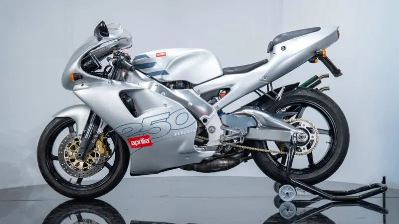 Aprilia RS 250 REPLICA (2)