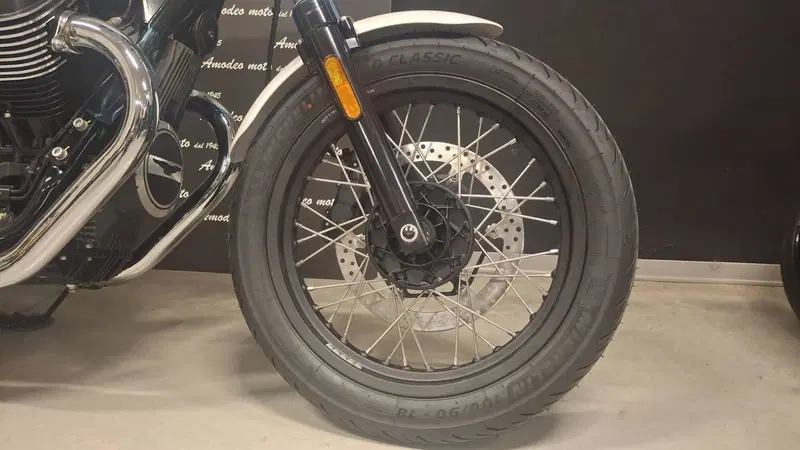 Moto Guzzi V7 Special (2025 - 26) (3)