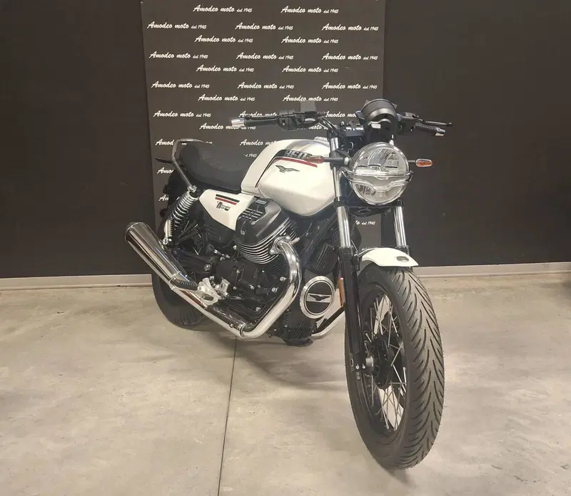 Moto Guzzi V7 Special (2025 - 26) (4)