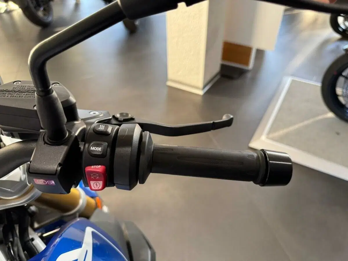 Bmw R 1250 R (2021 - 25) (5)