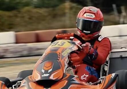 Marquez non si ferma: allenamento speciale su un go-kart [VIDEO]