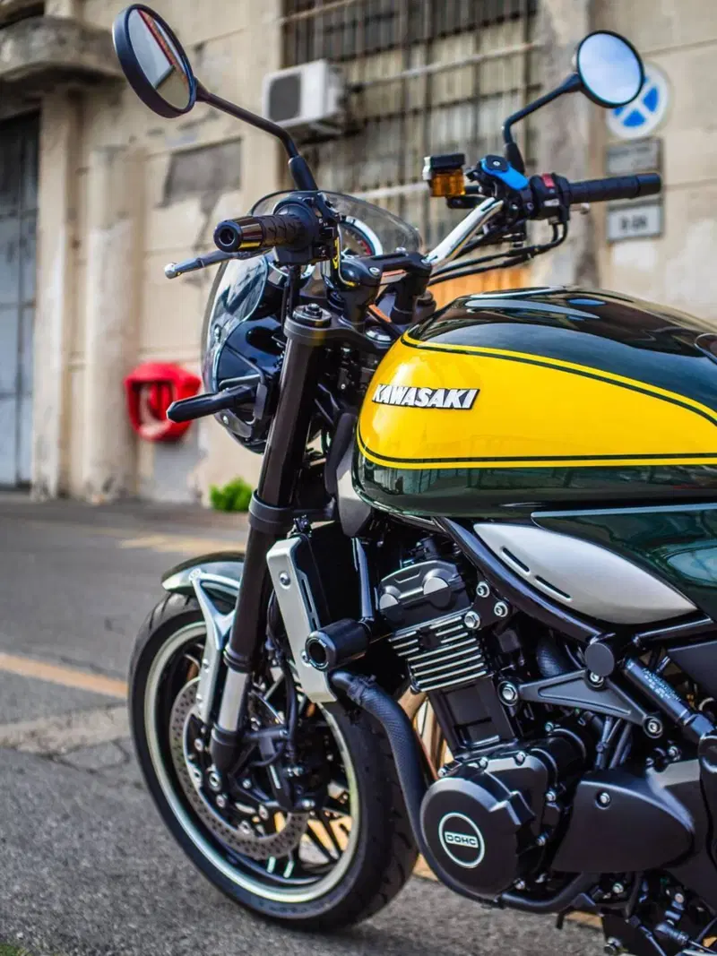 Kawasaki Z 900 RS (2022 - 25) (2)