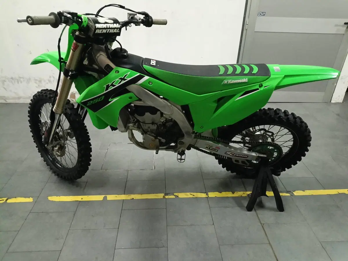 Kawasaki KX250F (2023) (2)