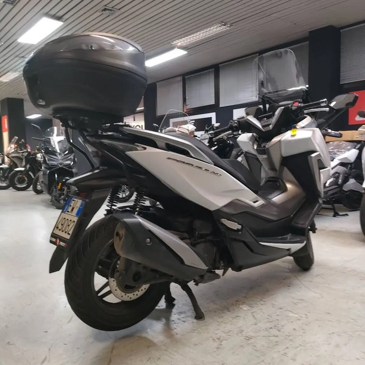 Honda Forza 350 (2022 - 24) (3)