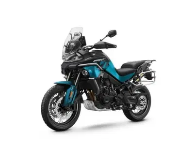CFMoto, arriva la nuova 800MT ES con sospensioni elettroniche