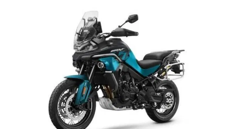CFMoto, arriva la nuova 800MT ES con sospensioni elettroniche