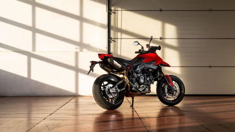 Ducati Hypermotard V2 (2026) (2)
