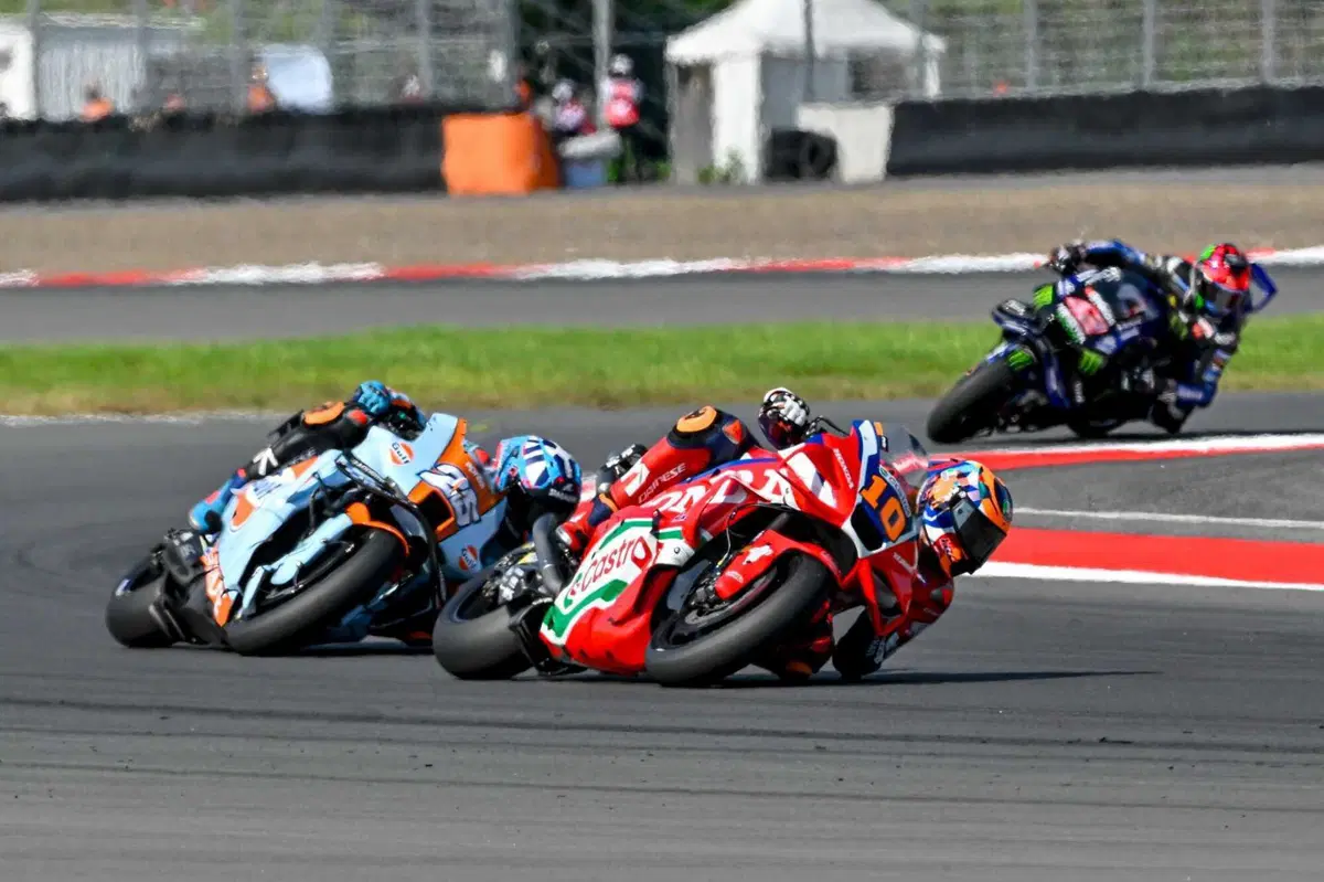 MotoGP 2025. Nobuatsu Aoki spiega il ritorno di Honda e Yamaha: da una parte il telaio+Albesiano, dall'altra il V4 (6)