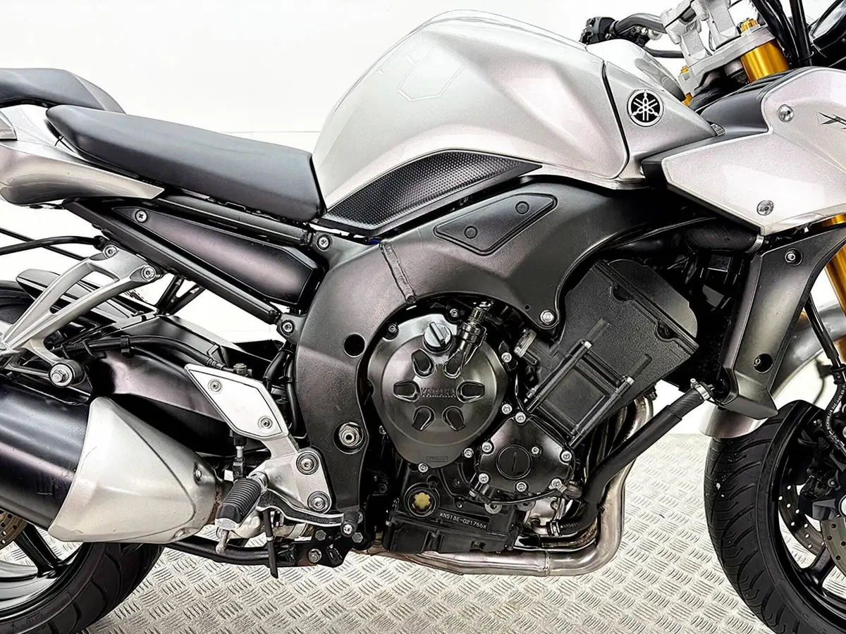 Yamaha FZ1 Fazer (2006 - 16) (8)