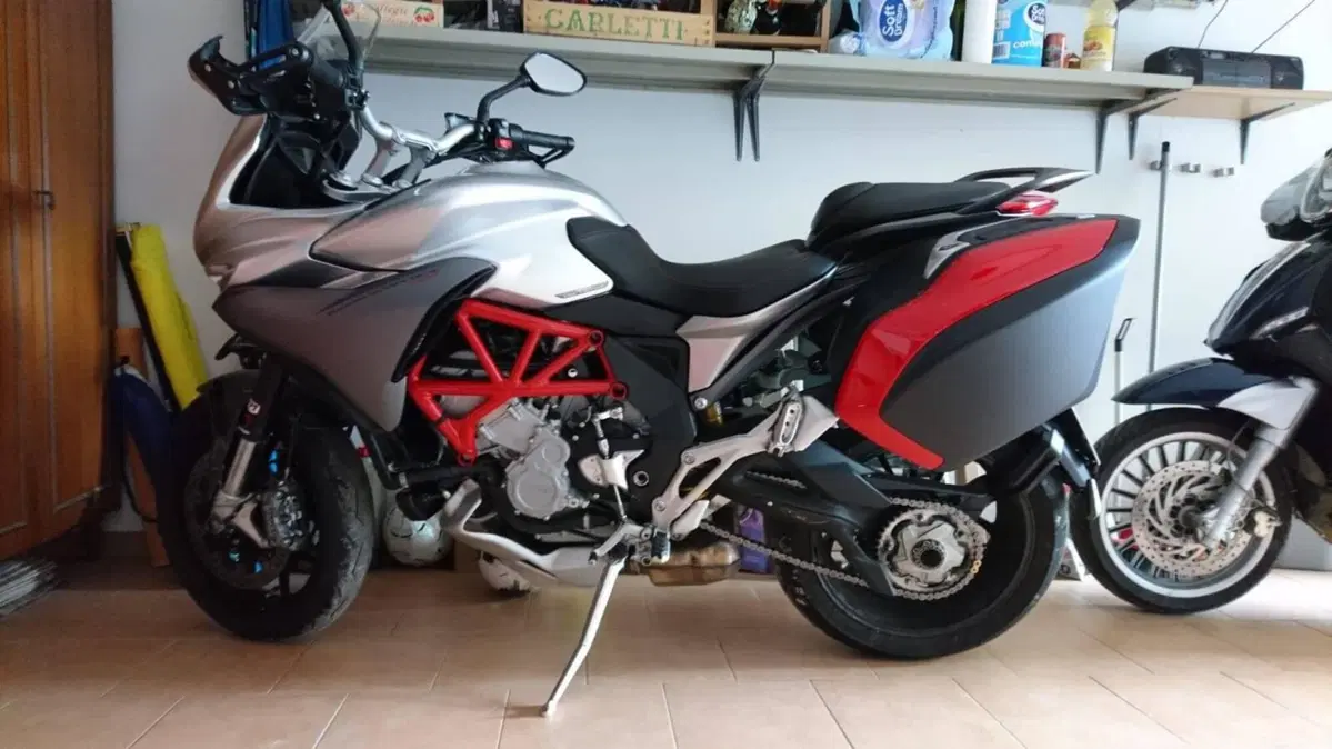 MV Agusta Turismo Veloce 800 (2017 - 2019) (4)