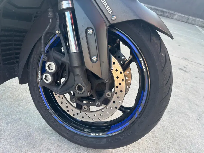 Yamaha T-Max 530 (2015 - 16) (3)