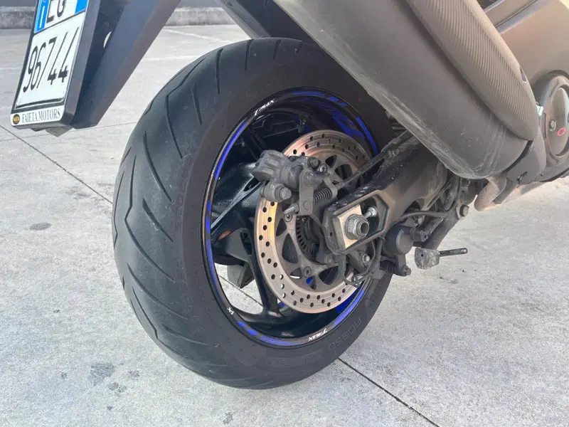 Yamaha T-Max 530 (2015 - 16) (9)