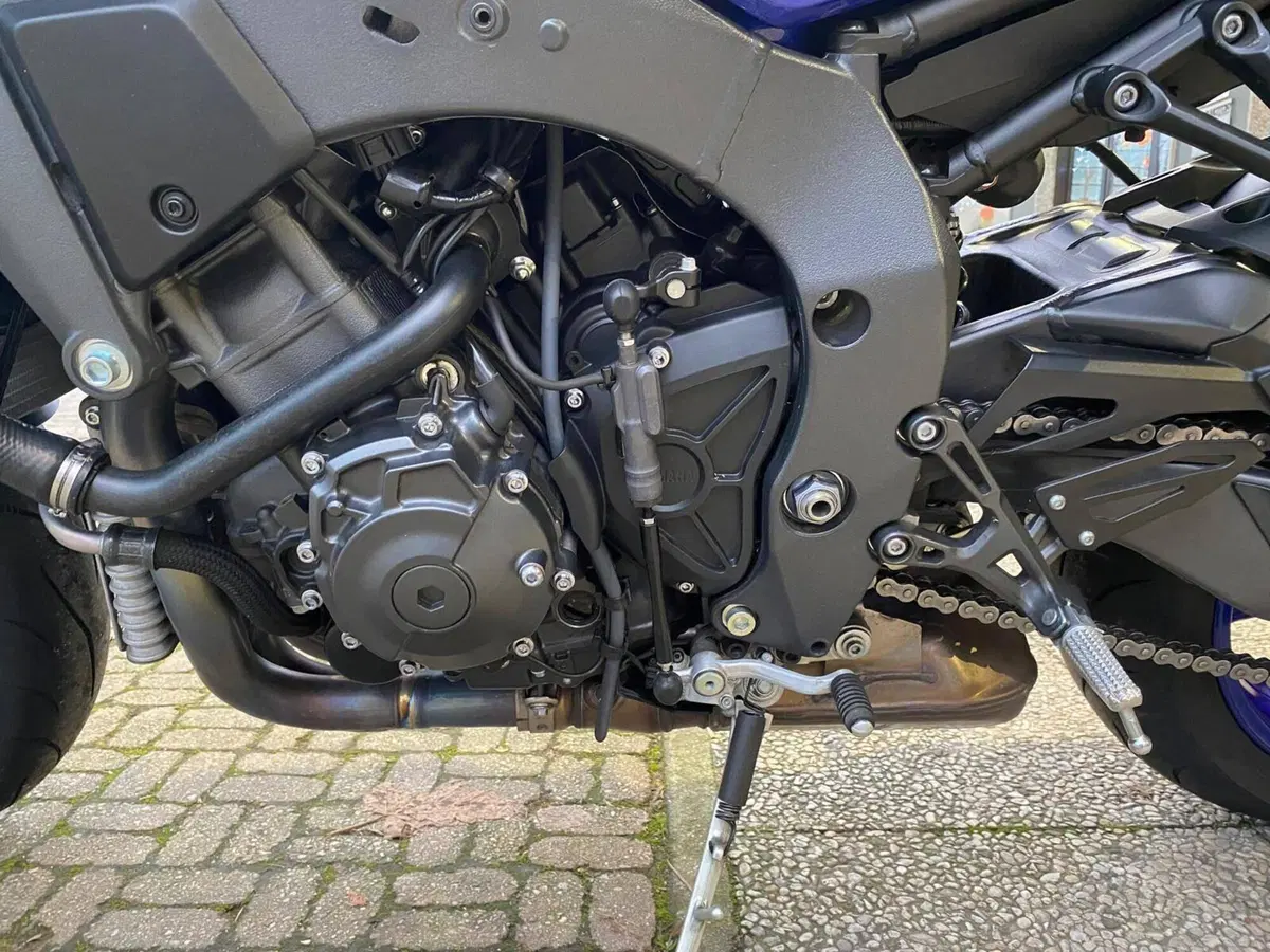 Yamaha MT-10 (2022 - 26) (8)