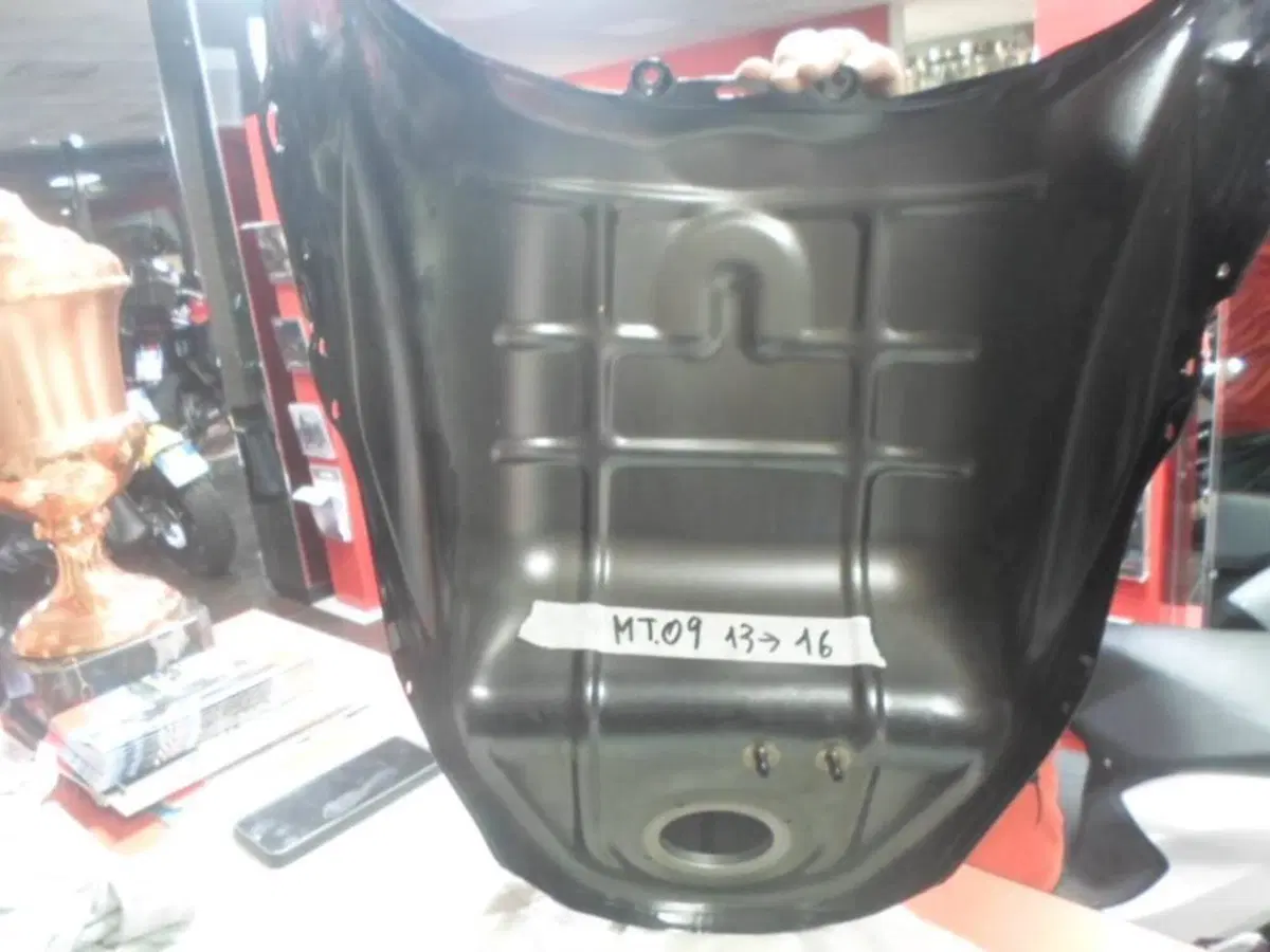 SERBATOIO YAMAHA MT 09 2013-2016 (3)