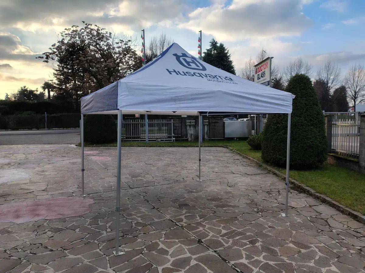 Gazebo Husqvarna 3x3 colore bianco e blu (5)