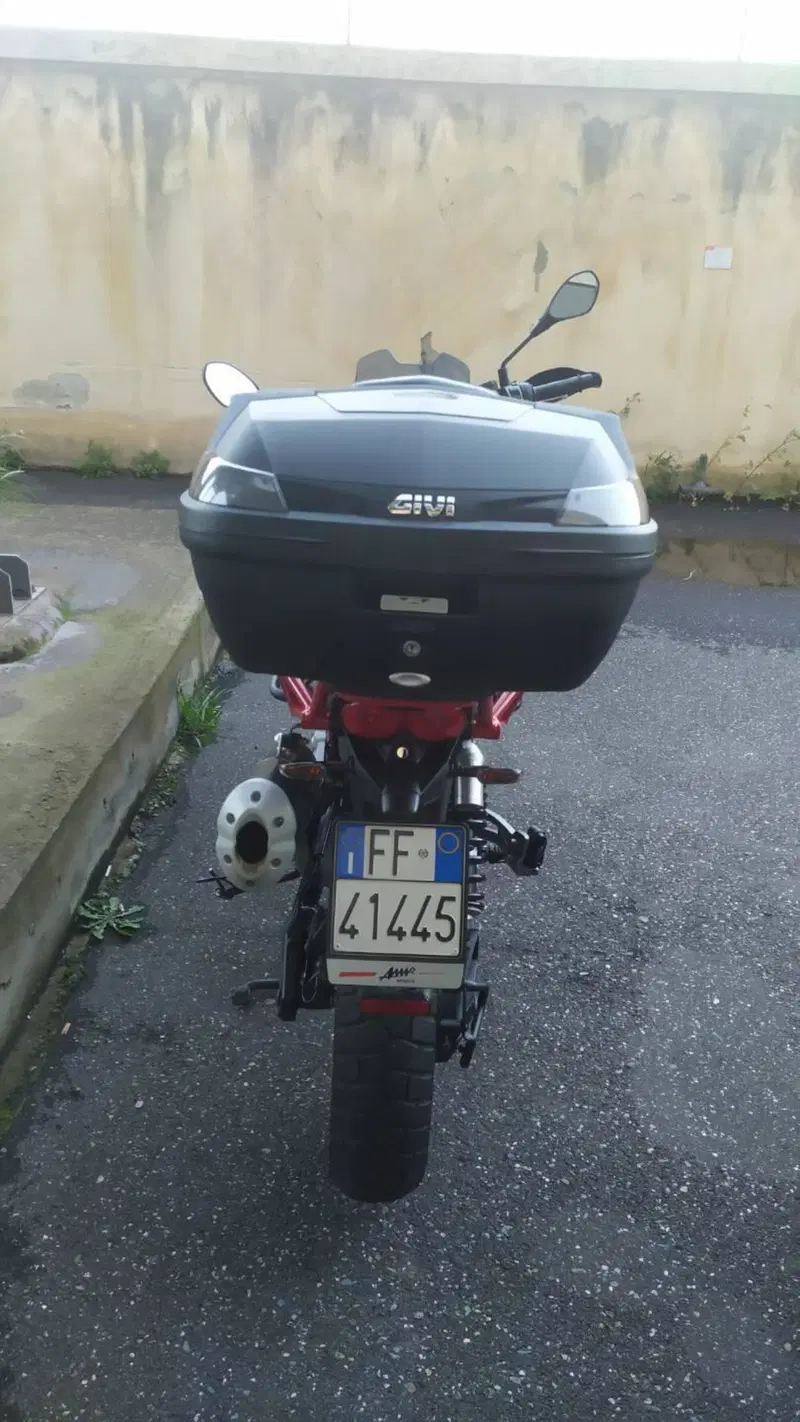 VENDESI ACCESSORI MOTO GUZZI V85TT ORIGINALI (4)