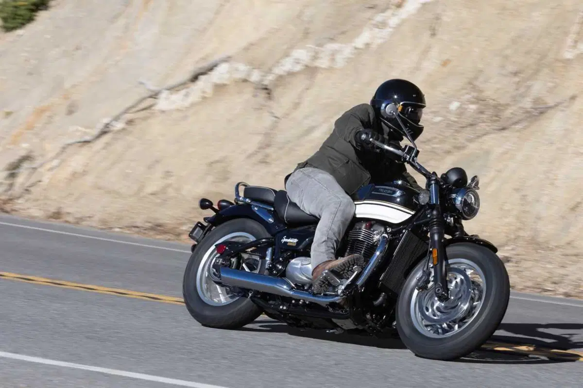 Triumph Bonneville Bobber e Speedmaster 1200 my 2026 foto dinamiche motoIT (14)