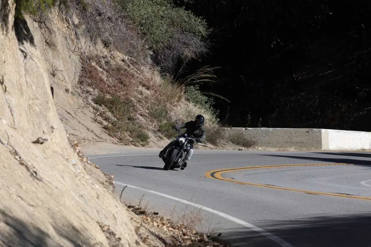 Triumph Bonneville Bobber e Speedmaster 1200 my 2026 foto dinamiche motoIT (16)
