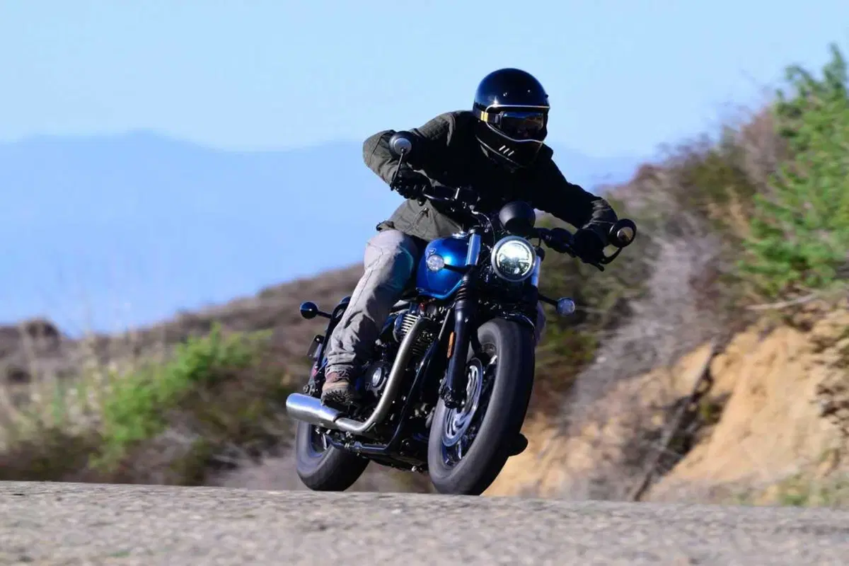 Triumph Bonneville Bobber e Speedmaster 1200 my 2026 foto dinamiche motoIT (30)