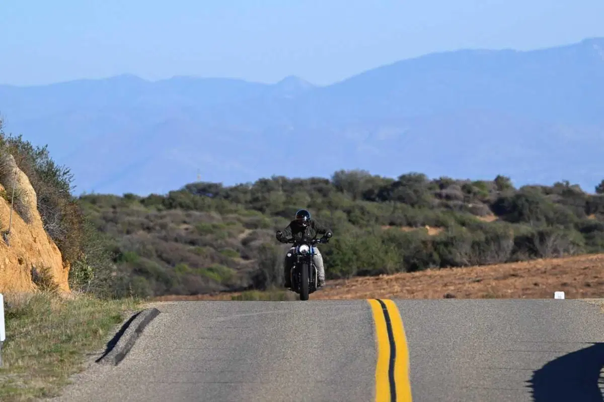 Triumph Bonneville Bobber e Speedmaster 1200 my 2026 foto dinamiche motoIT (33)