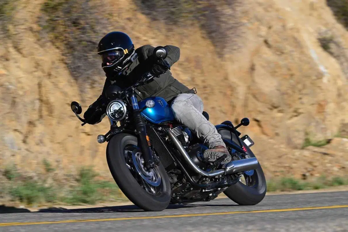 Triumph Bonneville Bobber e Speedmaster 1200 my 2026 foto dinamiche motoIT (38)
