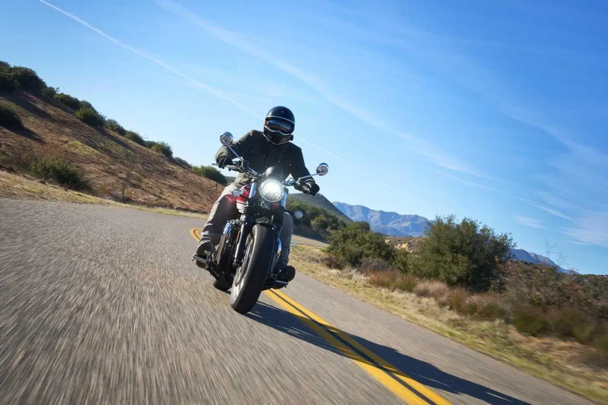 Triumph Bonneville Bobber e Speedmaster 1200 my 2026 foto dinamiche motoIT (43)
