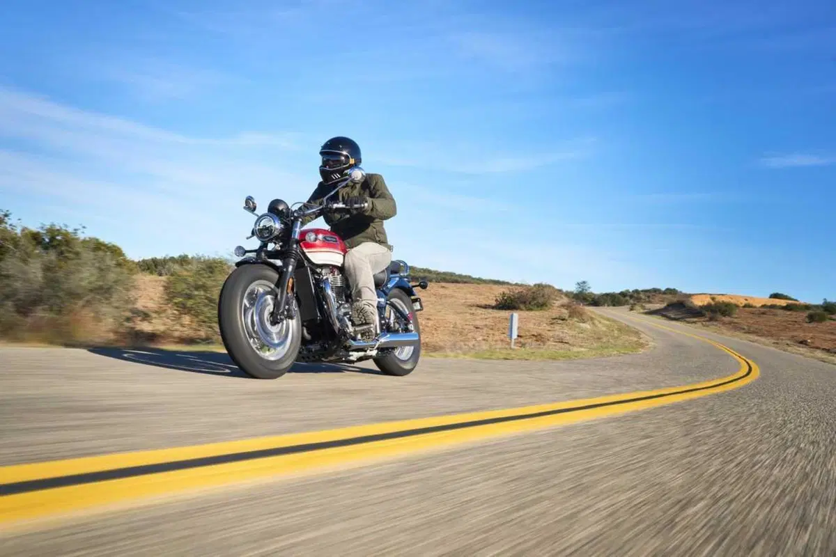 Triumph Bonneville Bobber e Speedmaster 1200 my 2026 foto dinamiche motoIT (44)