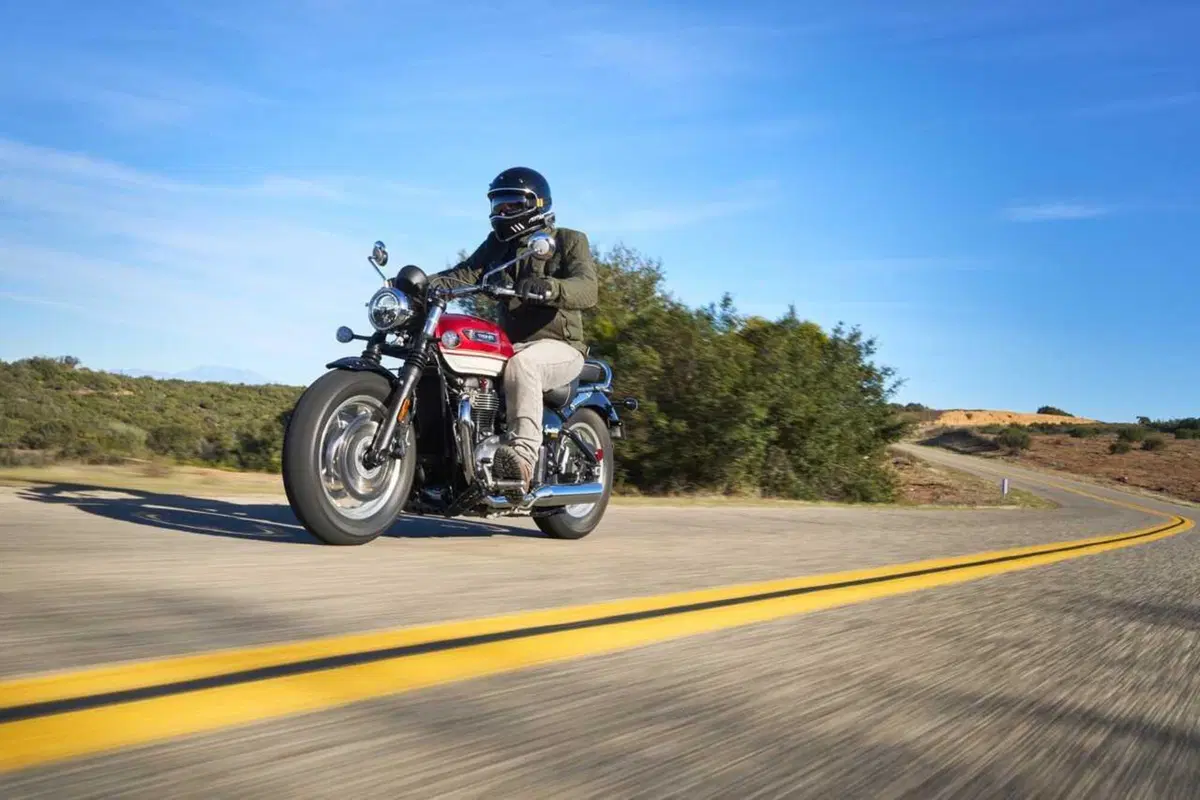 Triumph Bonneville Bobber e Speedmaster 1200 my 2026 foto dinamiche motoIT (45)