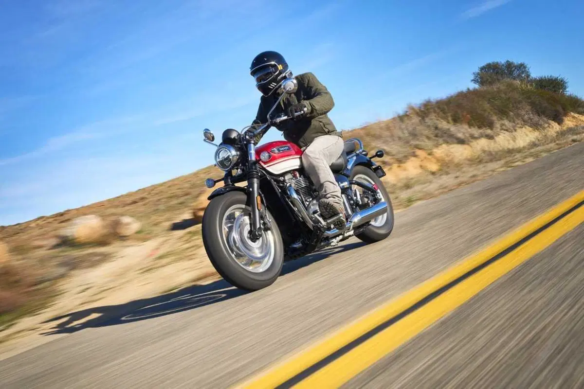 Triumph Bonneville Bobber e Speedmaster 1200 my 2026 foto dinamiche motoIT (46)