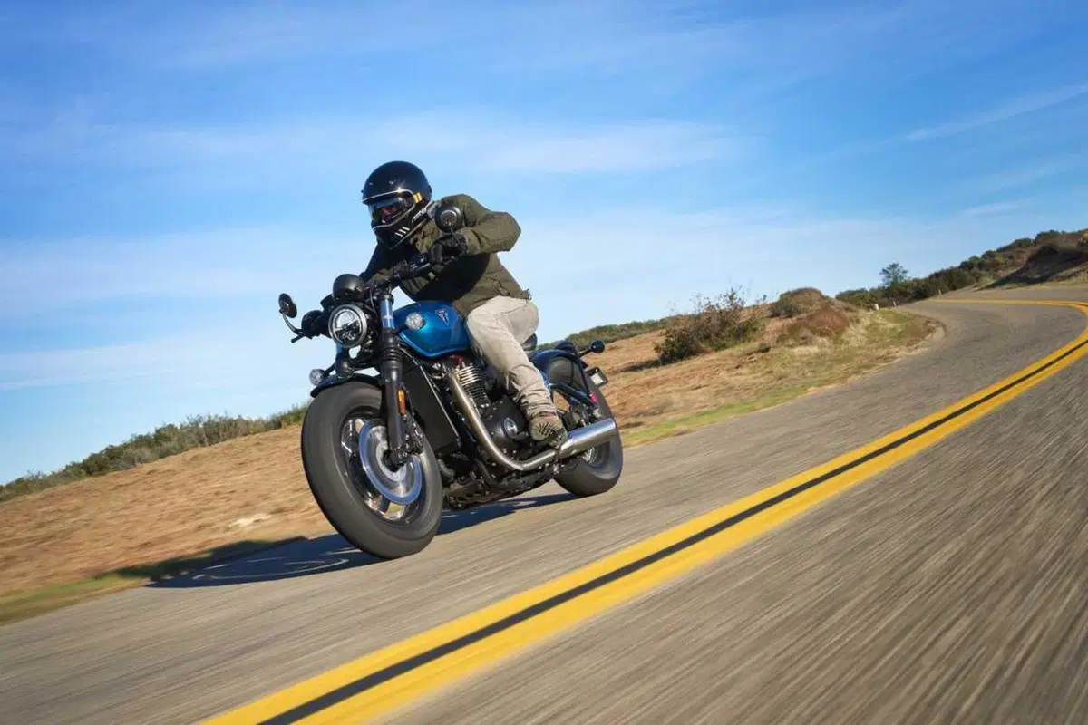 Triumph Bonneville Bobber e Speedmaster 1200 my 2026 foto dinamiche motoIT (57)