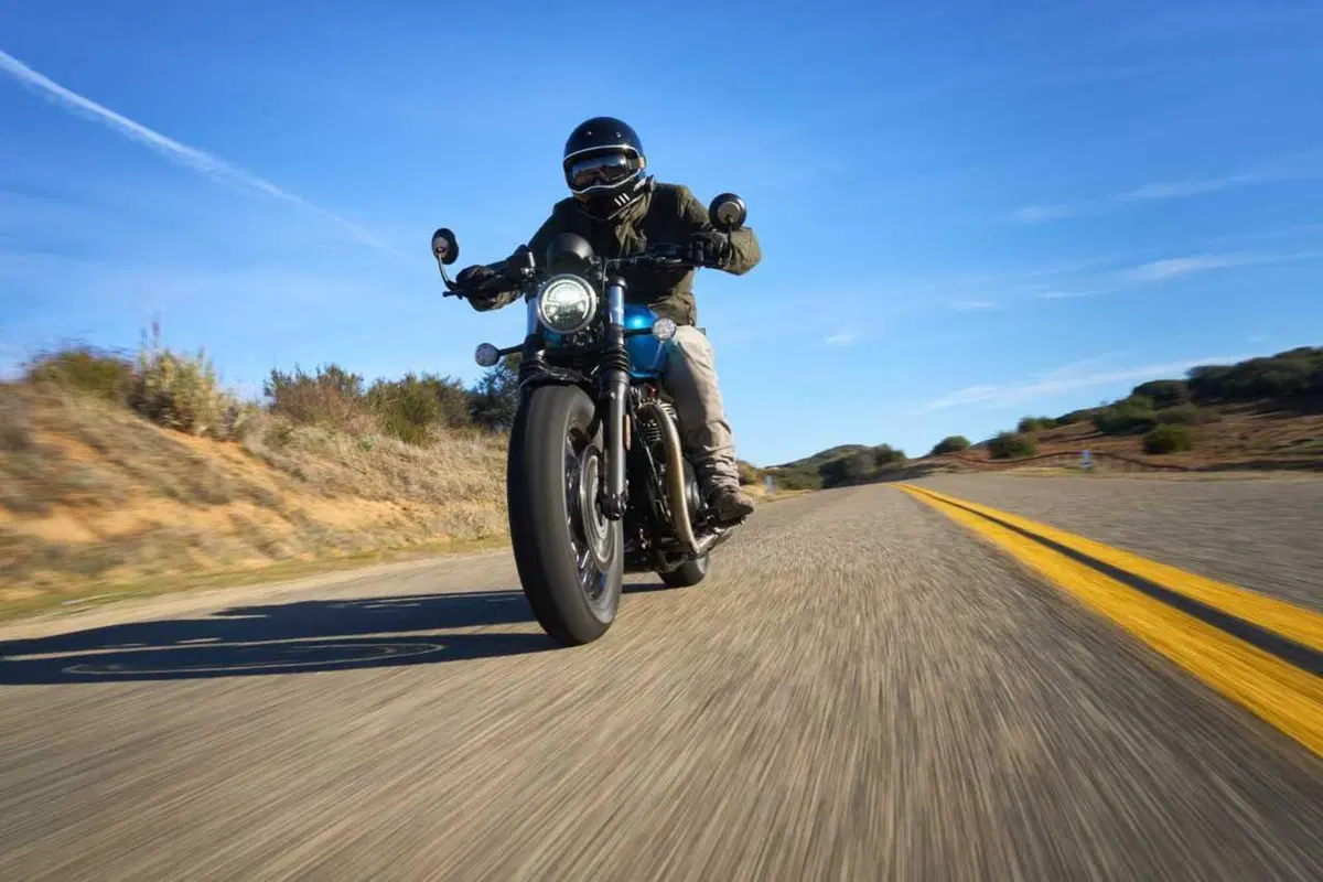 Triumph Bonneville Bobber e Speedmaster 1200 my 2026 foto dinamiche motoIT (58)