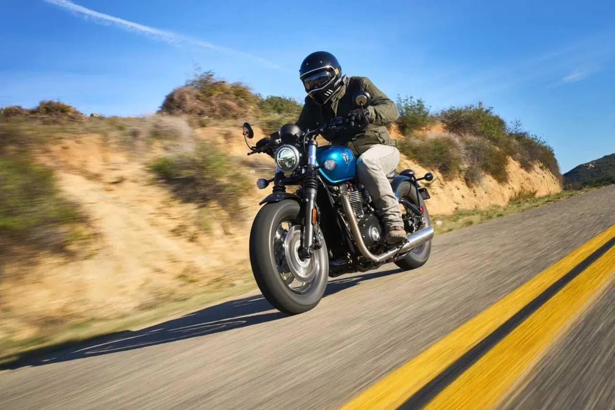 Triumph Bonneville Bobber e Speedmaster 1200 my 2026 foto dinamiche motoIT (63)