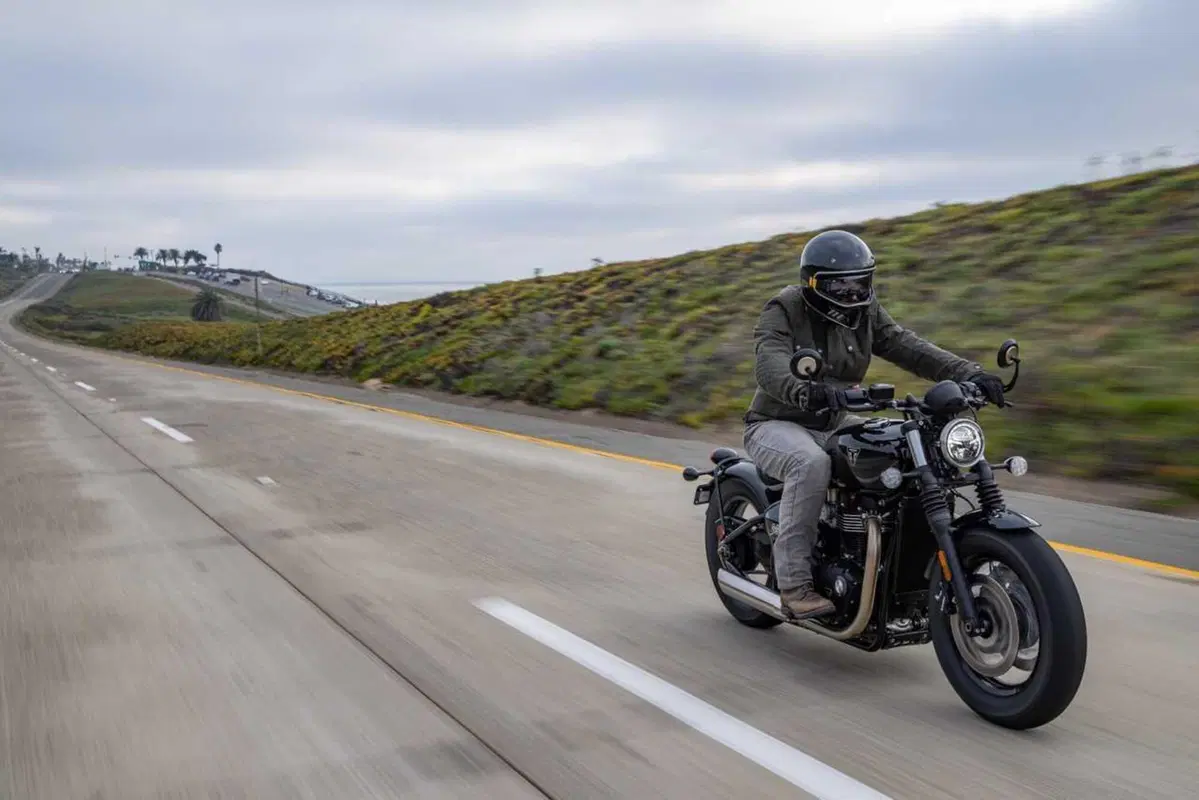 Triumph Bonneville Bobber e Speedmaster 1200 my 2026 foto dinamiche motoIT (72)