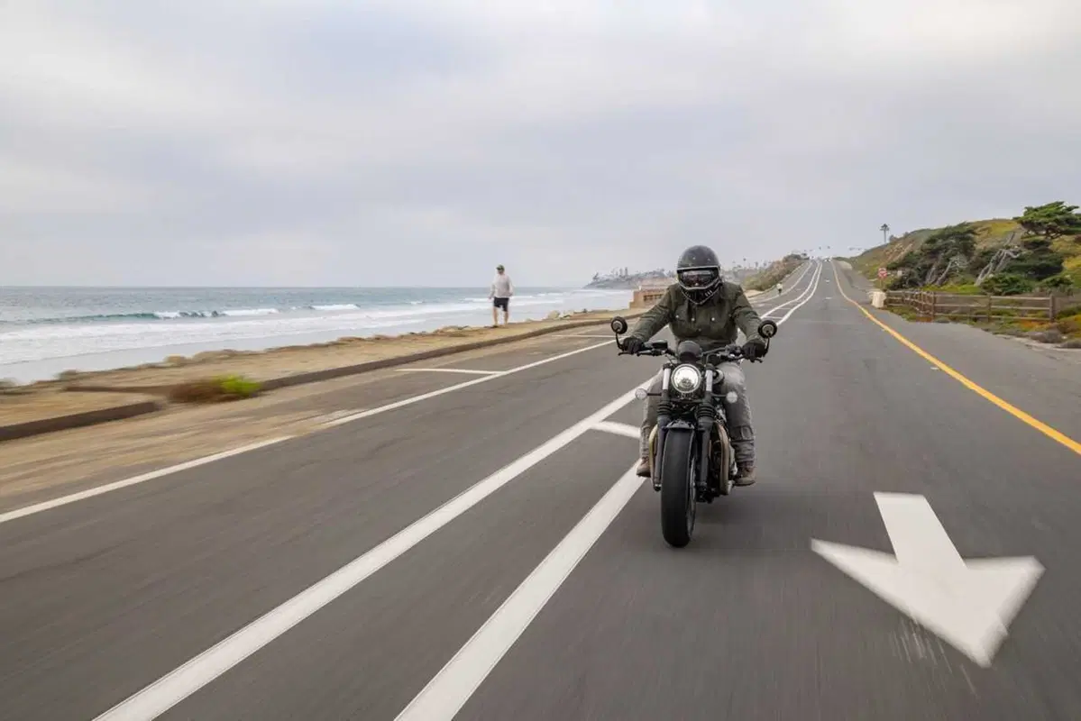 Triumph Bonneville Bobber e Speedmaster 1200 my 2026 foto dinamiche motoIT (83)
