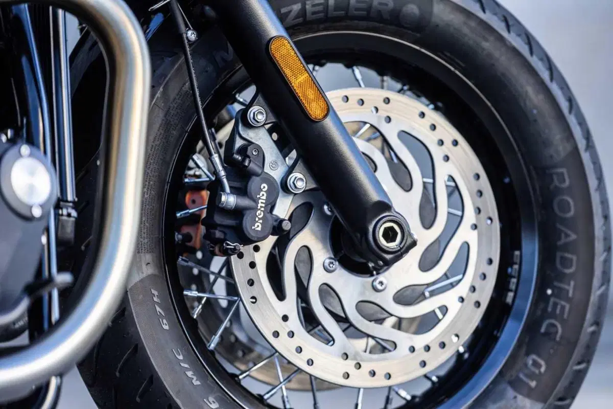 Triumph Bonneville Bobber 1200 my 2026 statics and details (2)