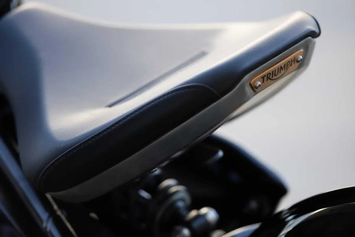 Triumph Bonneville Bobber 1200 my 2026 statics and details (14)