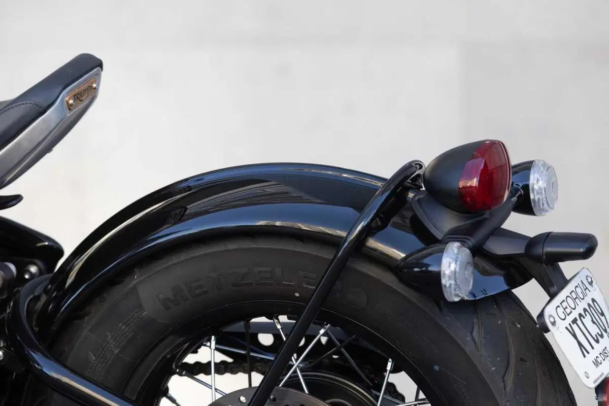 Triumph Bonneville Bobber 1200 my 2026 statics and details (21)