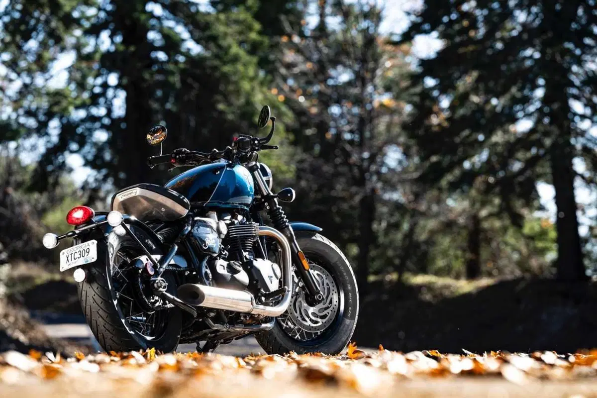 Triumph Bonneville Bobber 1200 my 2026 statics and details (9)
