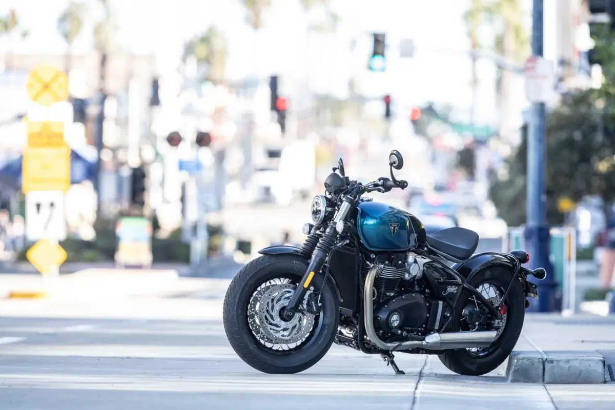 Triumph Bonneville Bobber 1200 my 2026 statics and details (8)