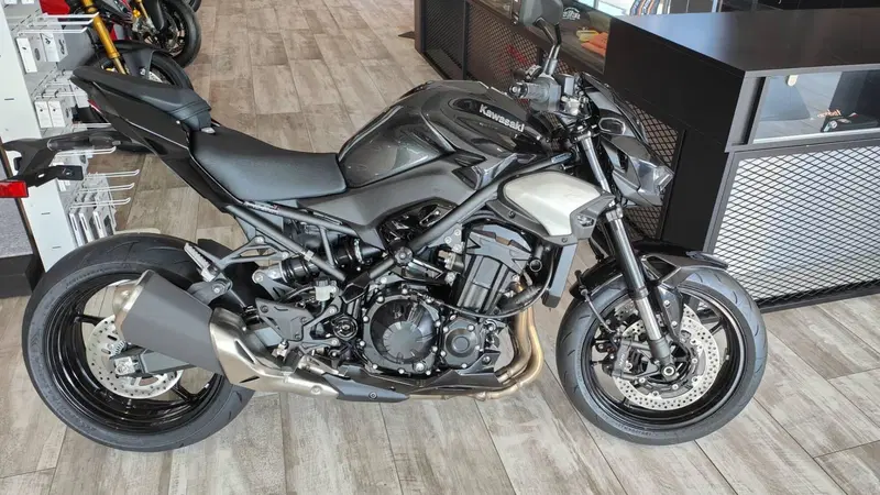 Kawasaki Z 900 A2 (2025 - 26) (9)
