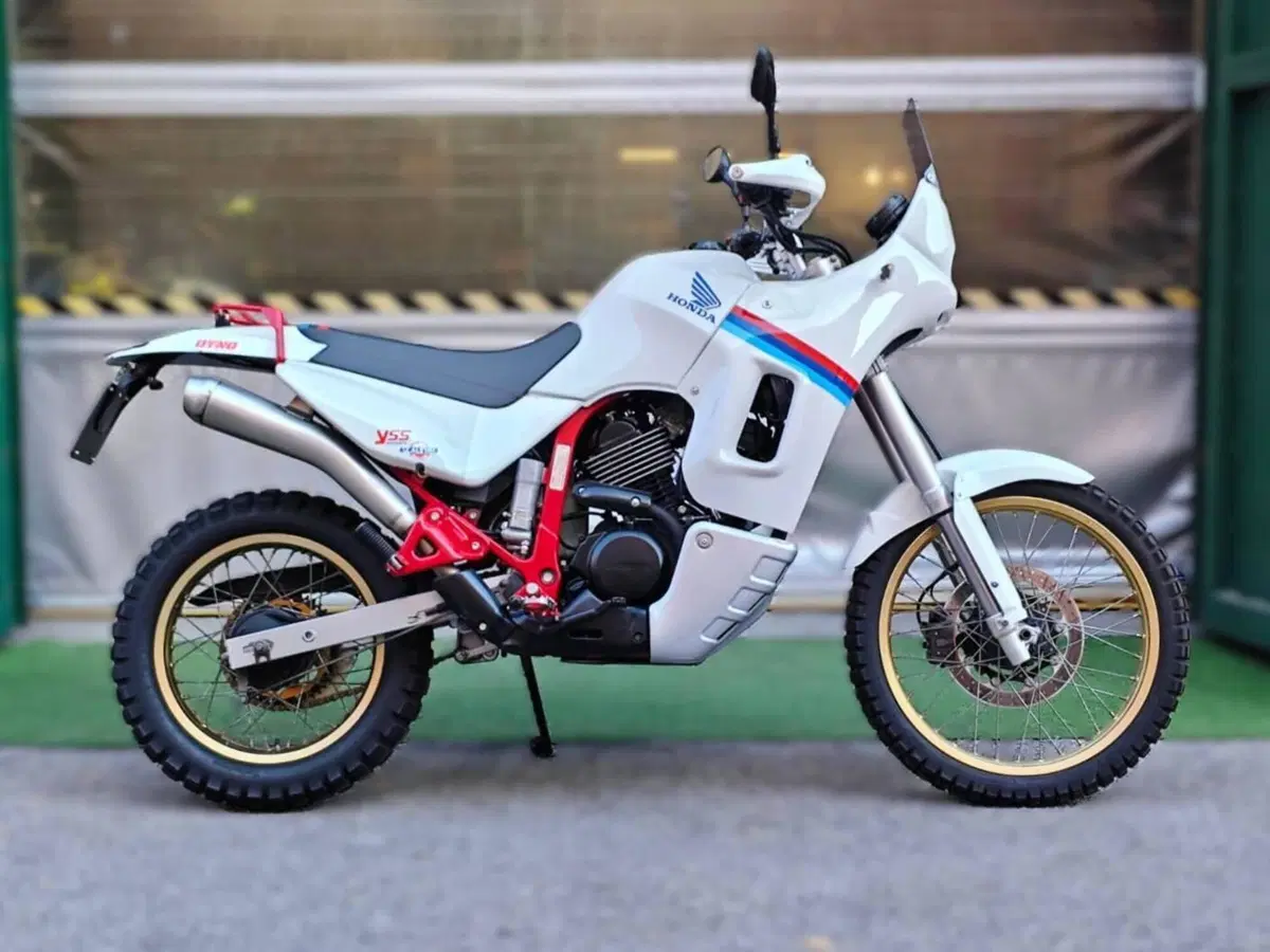 Honda Transalp XL 600V (1987 - 90) (2)