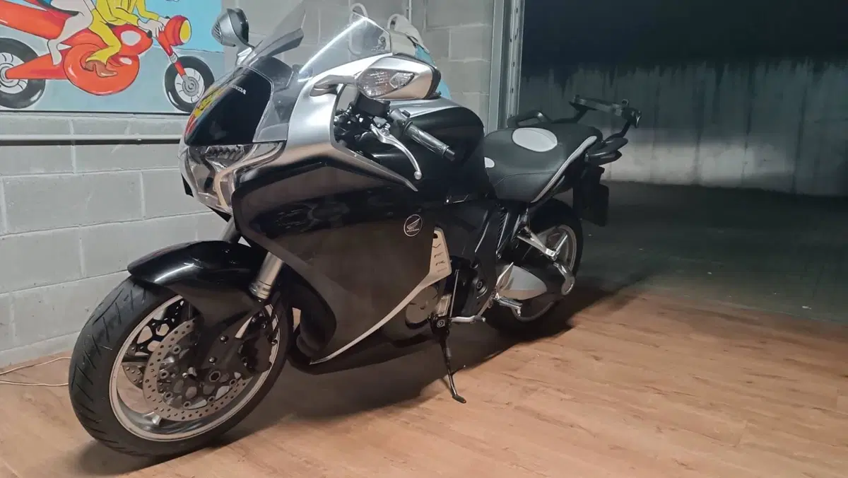Honda VFR 1200 F ABS (2009 - 16) (6)