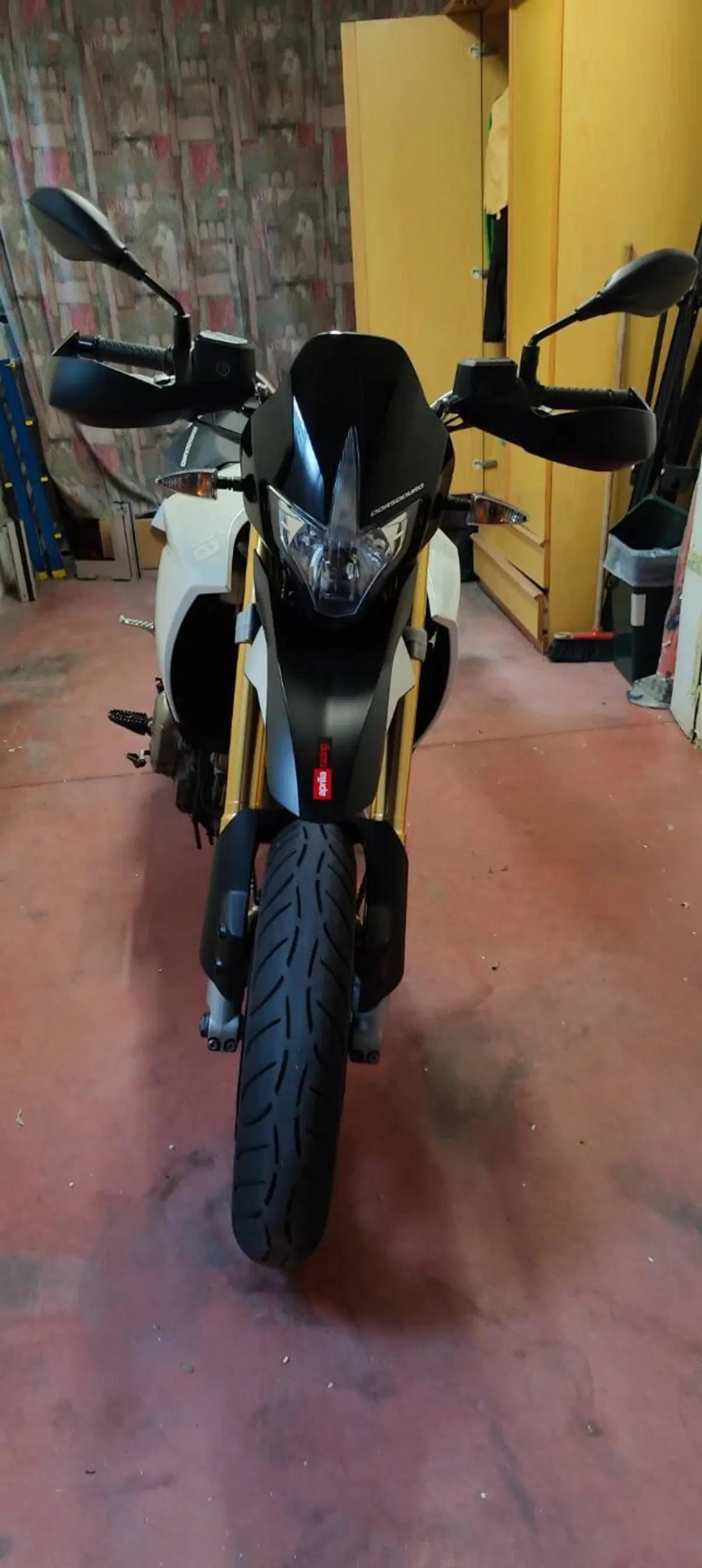 Aprilia Dorsoduro 750 (2009 - 14) (6)