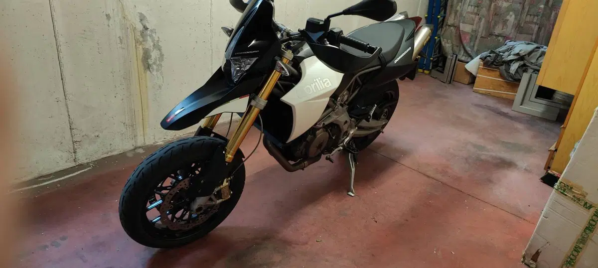 Aprilia Dorsoduro 750 (2009 - 14) (8)
