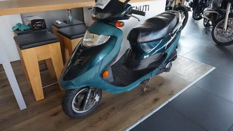 Kymco Movie 125 (1998 - 00) (2)
