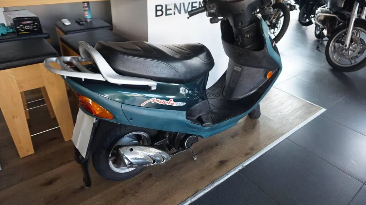 Kymco Movie 125 (1998 - 00) (3)